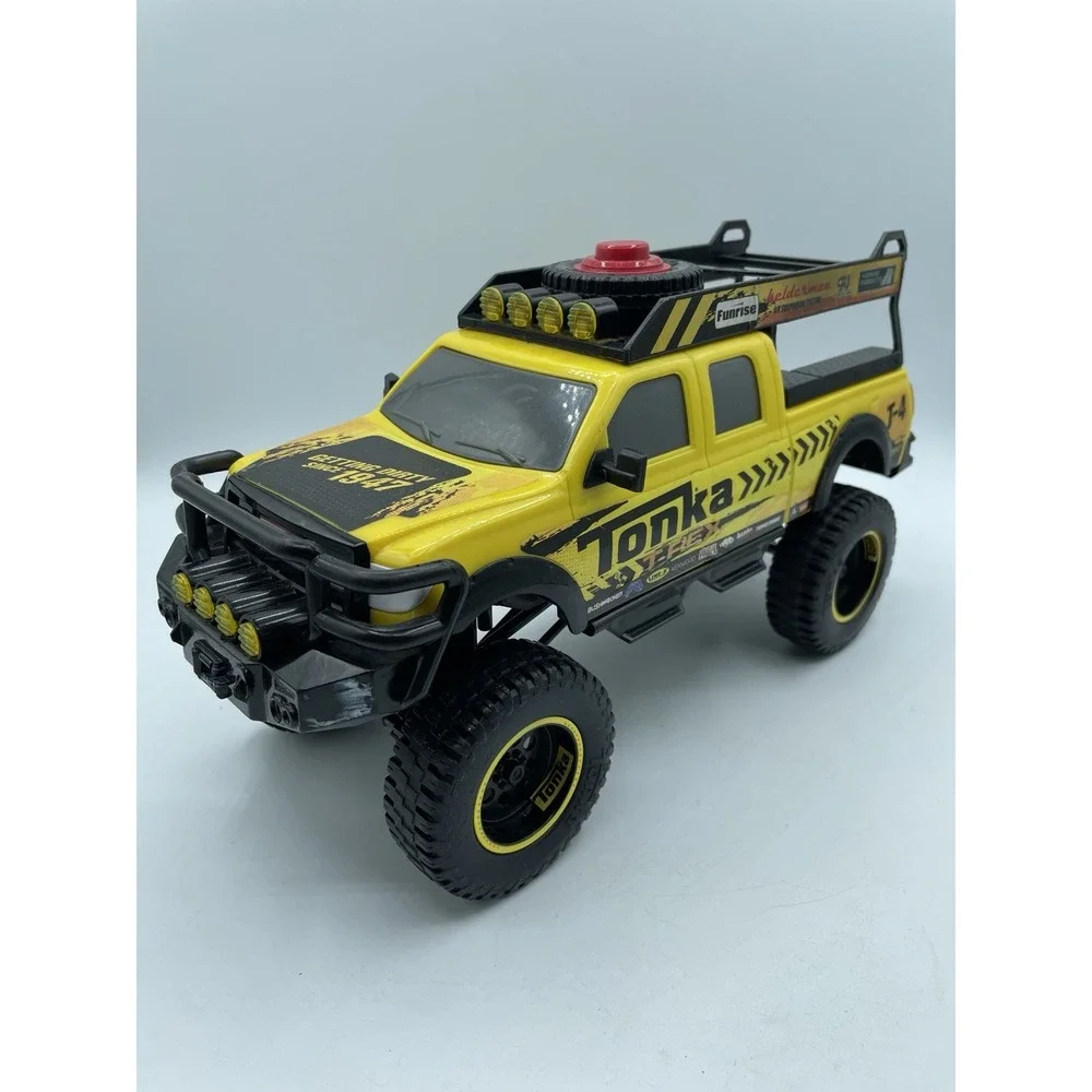 Hasbro Tonka 2012 Funrise To4 Pressed Steel Road Service Rrecker Tow Truck